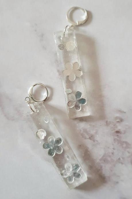 Glitter resin earrings, flowers earrings, women earrings, women accessories, silver earrings, epoxy resin earrings, gift for mom